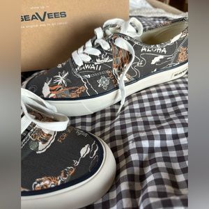 10.5 Seavees Beachcomber. Brand new never worn. NWOT
